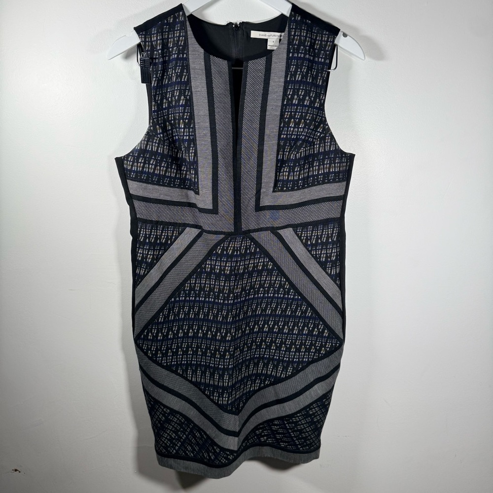 Diane von Furstenberg Size 8 Sleeveless Sheath Dress Geometric Back Zip